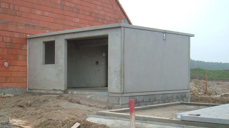 Prefabrikovana Garaz () Prefabrikovana Garaz